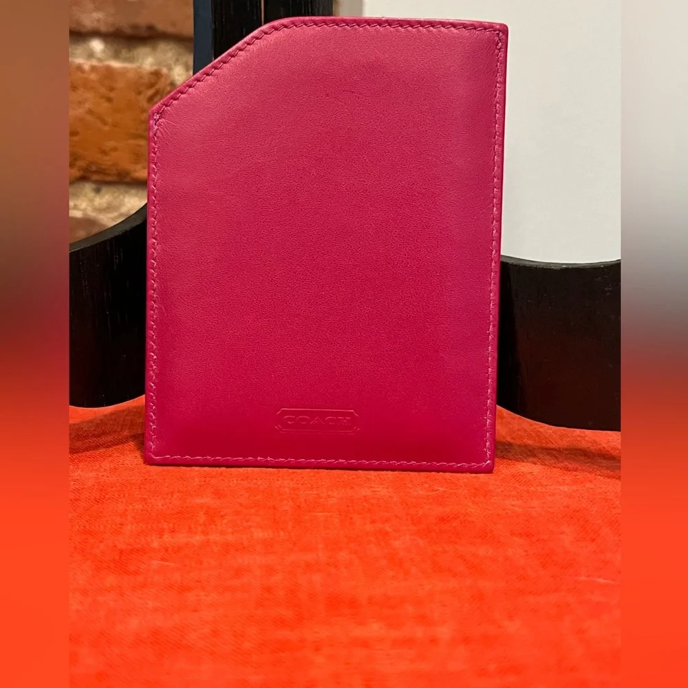 Vintage Coach Made in Italy Rare Magenta Pink Leather Card Holder Slim Wallet